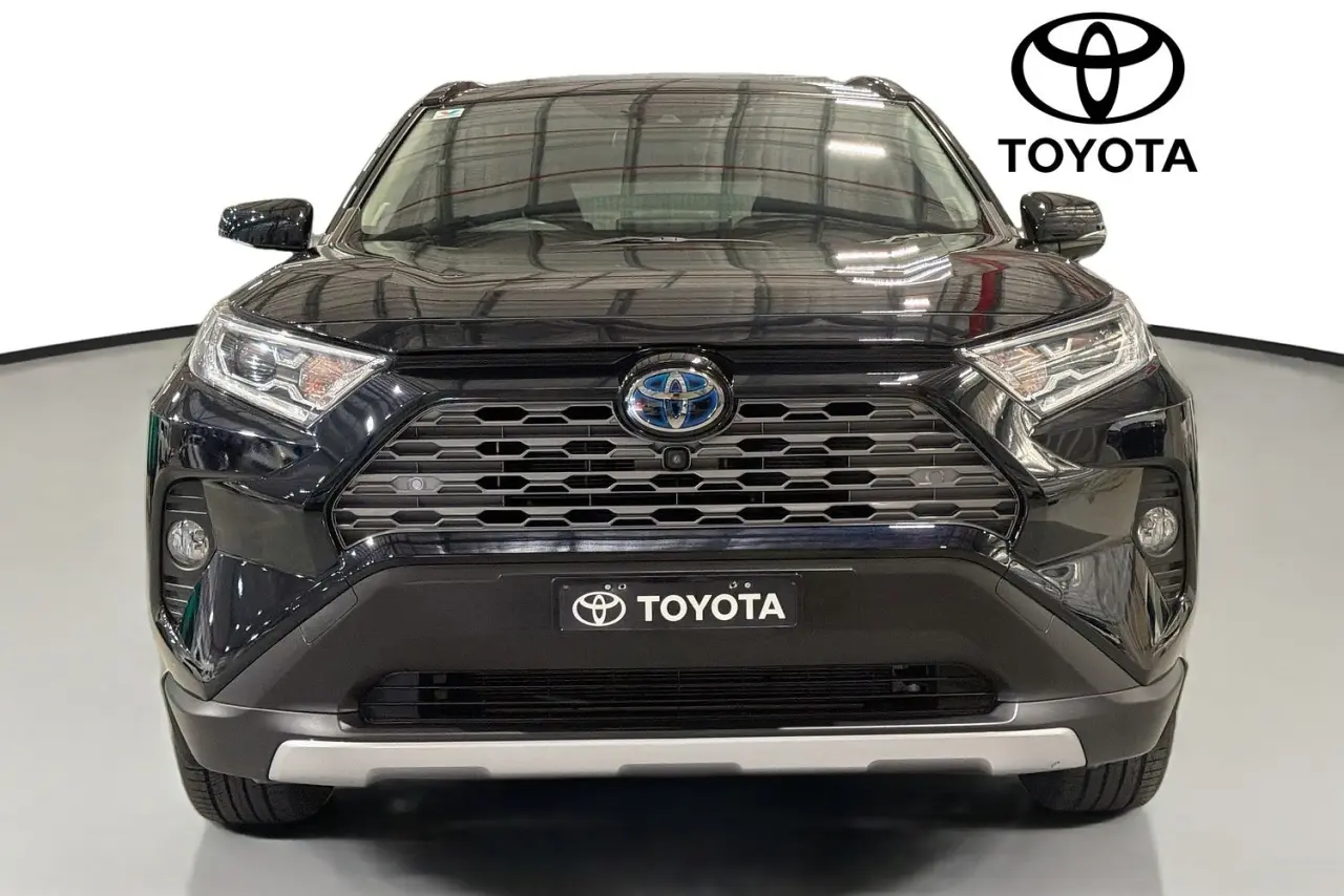 2020 Toyota RAV4 Gallery Image 2