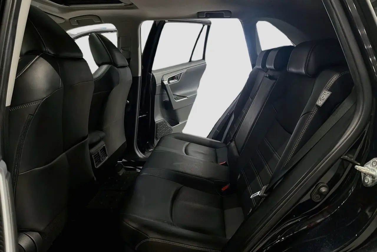 2020 Toyota RAV4 Gallery Image 26