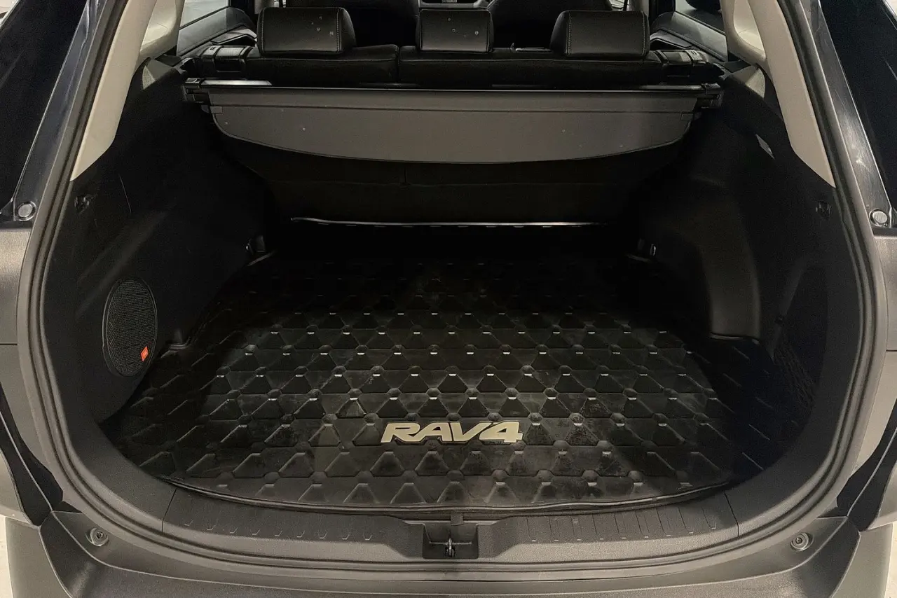 2020 Toyota RAV4 Gallery Image 27