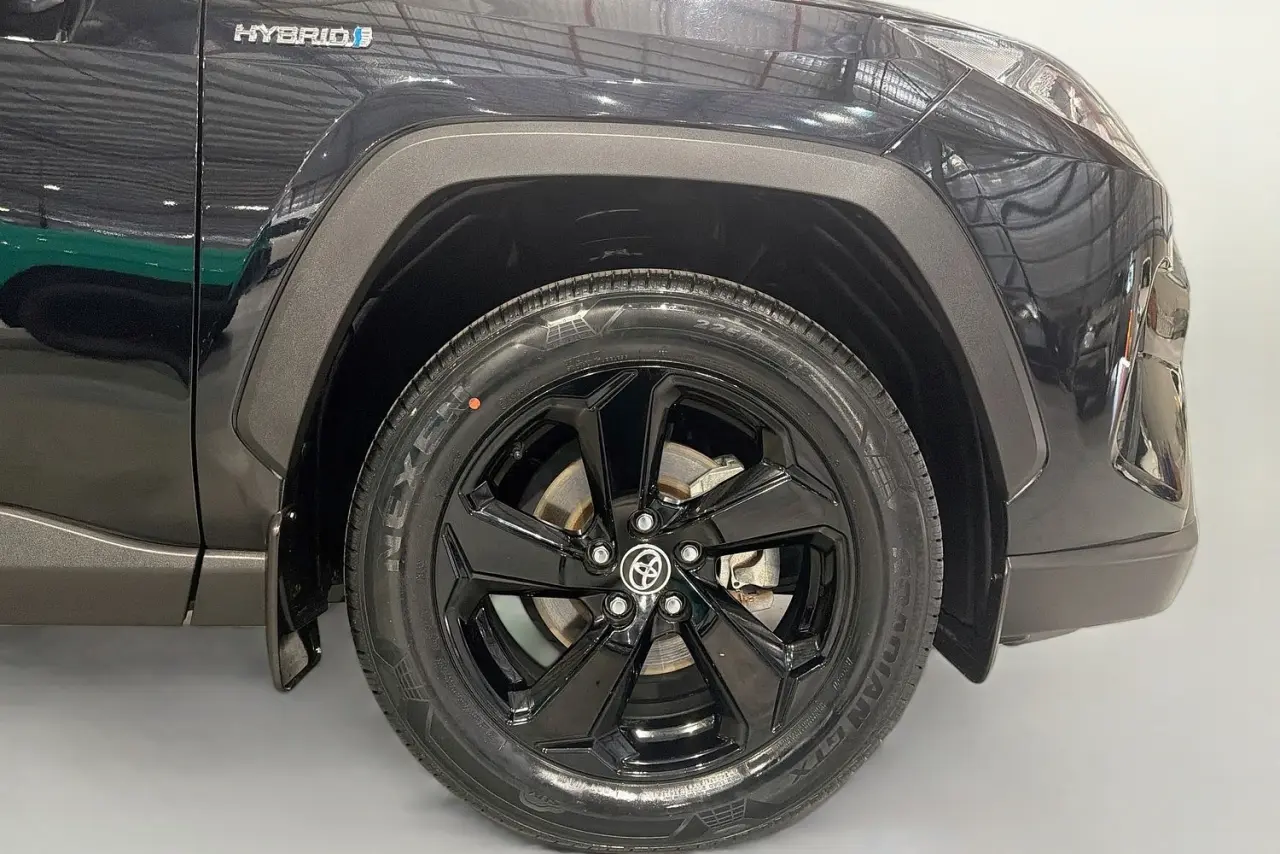 2020 Toyota RAV4 Gallery Image 28