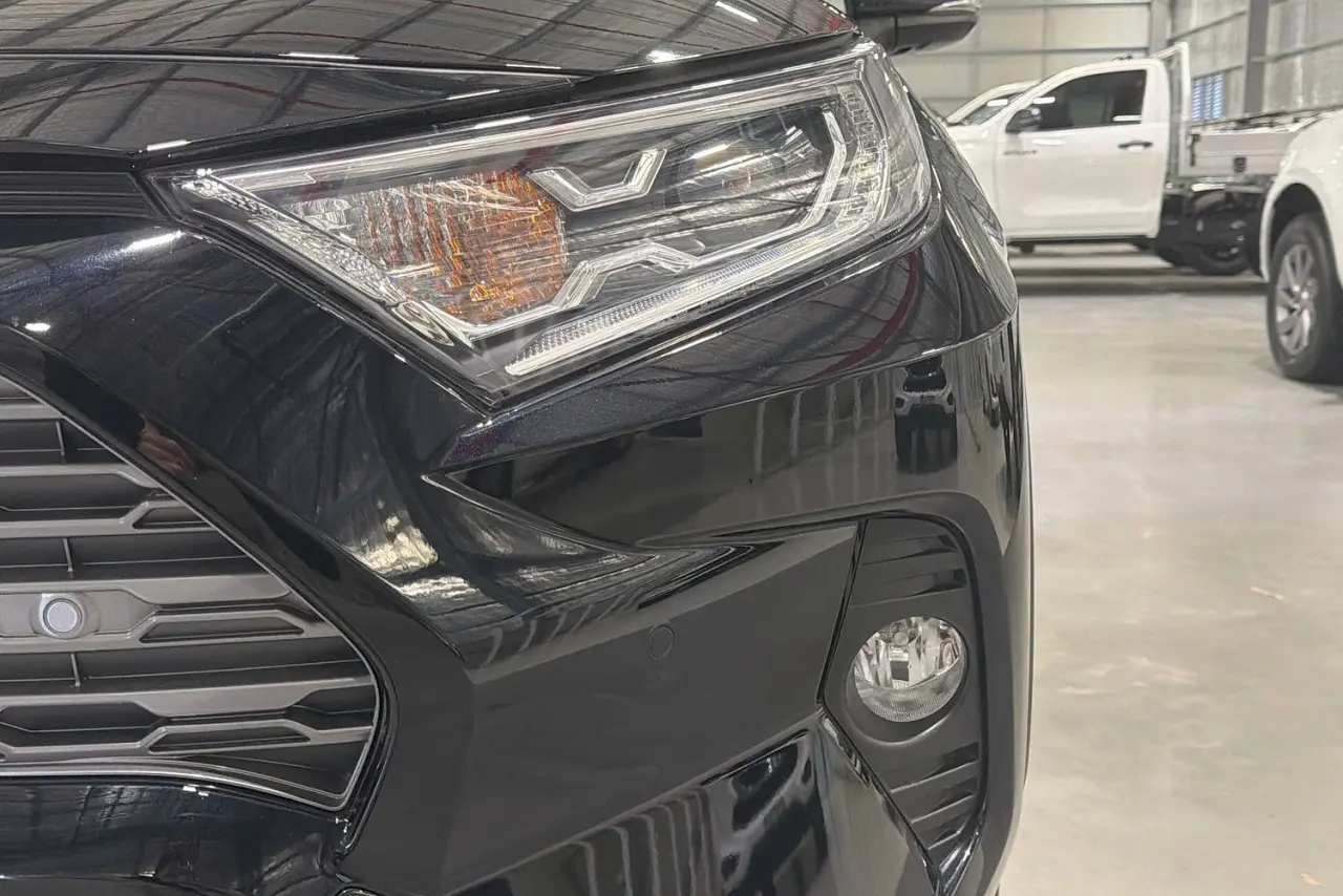 2020 Toyota RAV4 Gallery Image 3