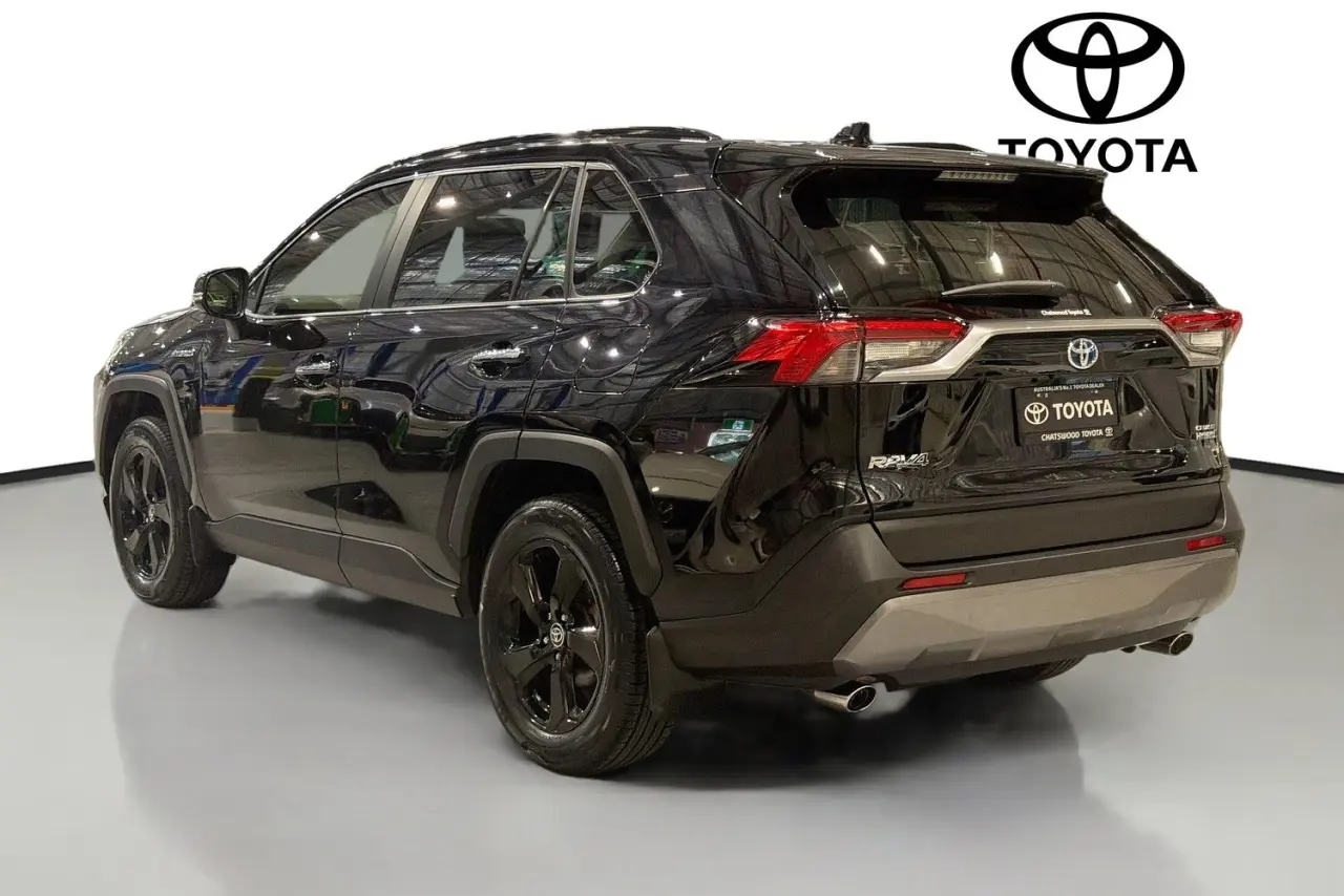 2020 Toyota RAV4 Gallery Image 6