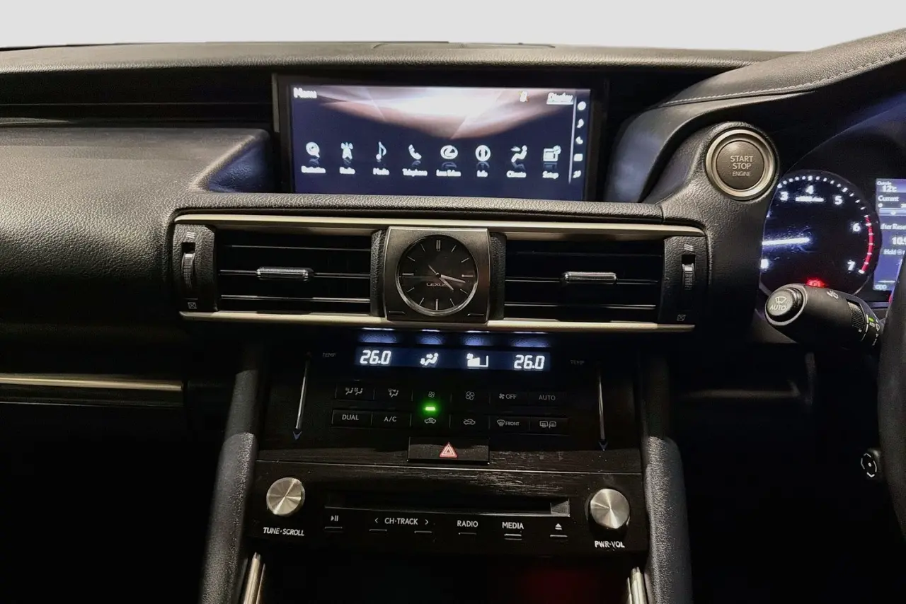 2017 Lexus IS Gallery Image 15