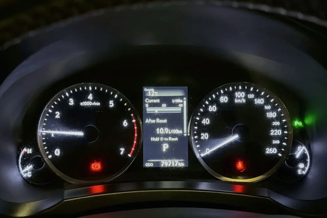 2017 Lexus IS Gallery Image 22