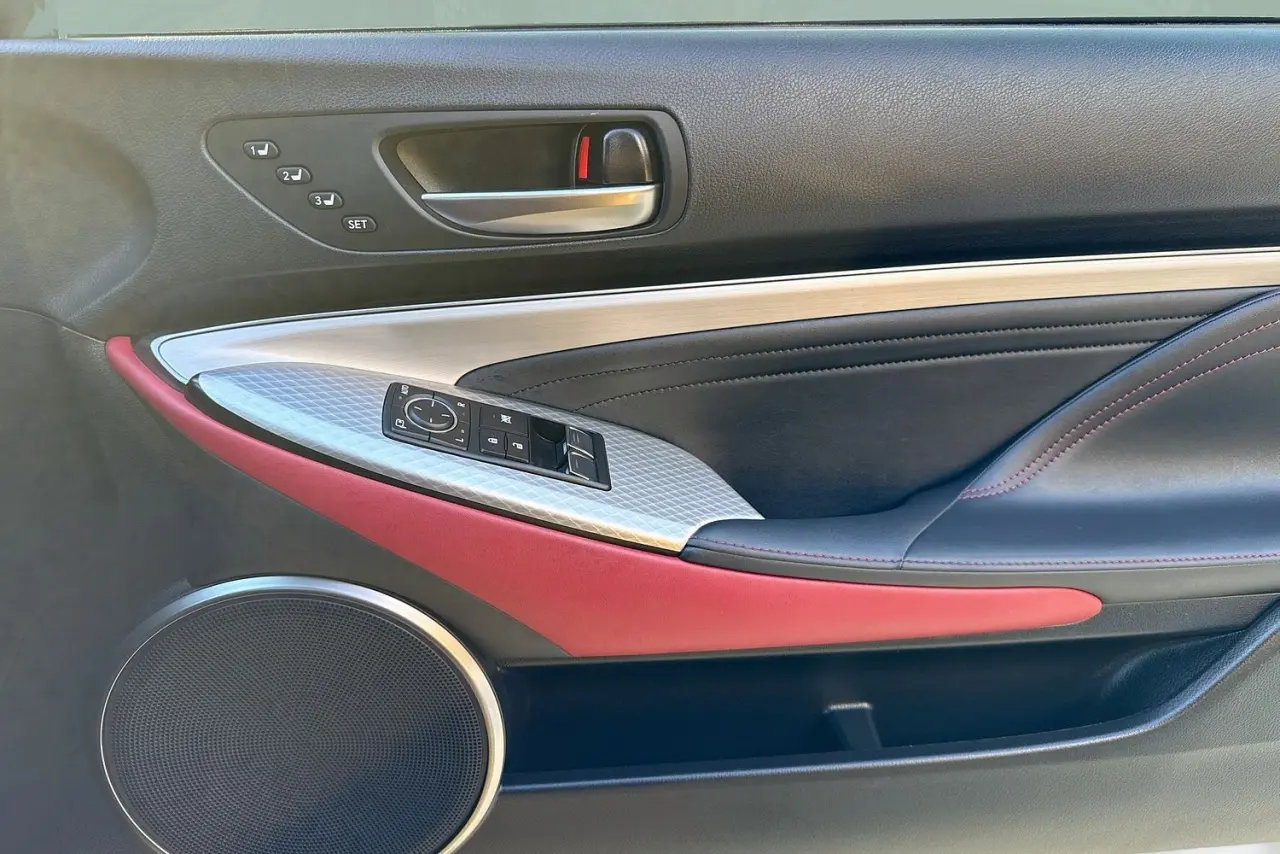 2021 Lexus RC Gallery Image 24
