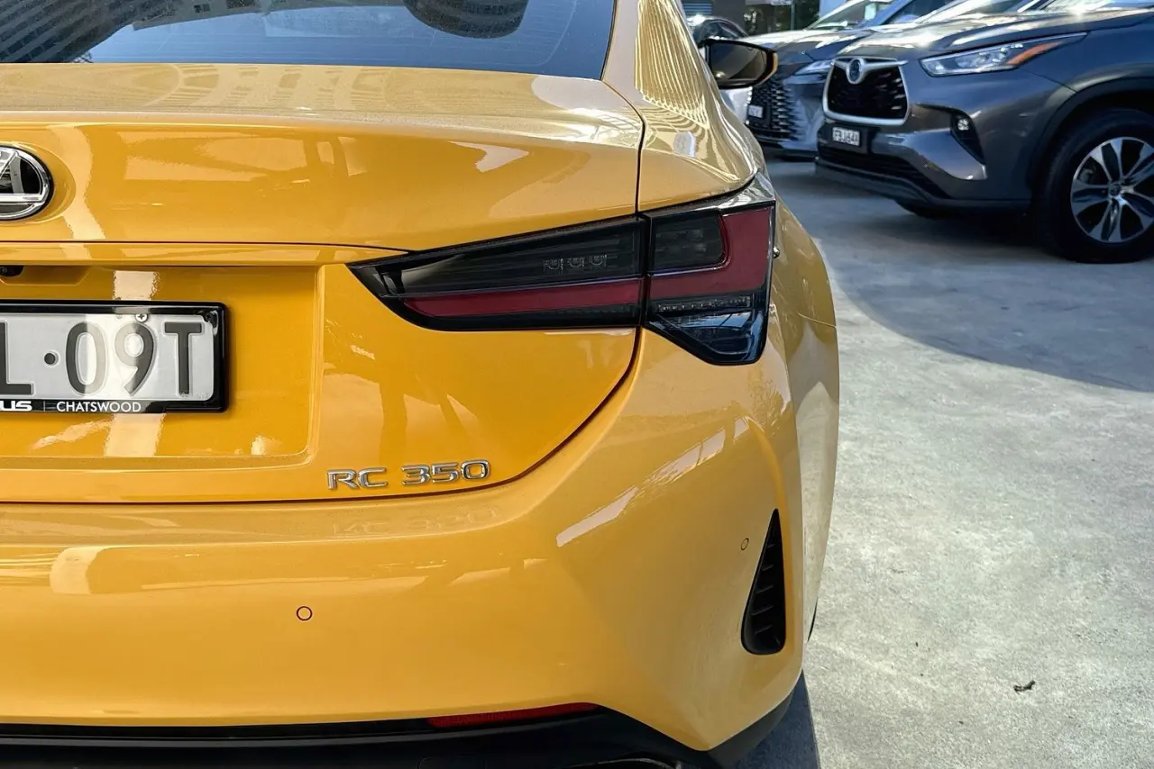 2021 Lexus RC Gallery Image 9