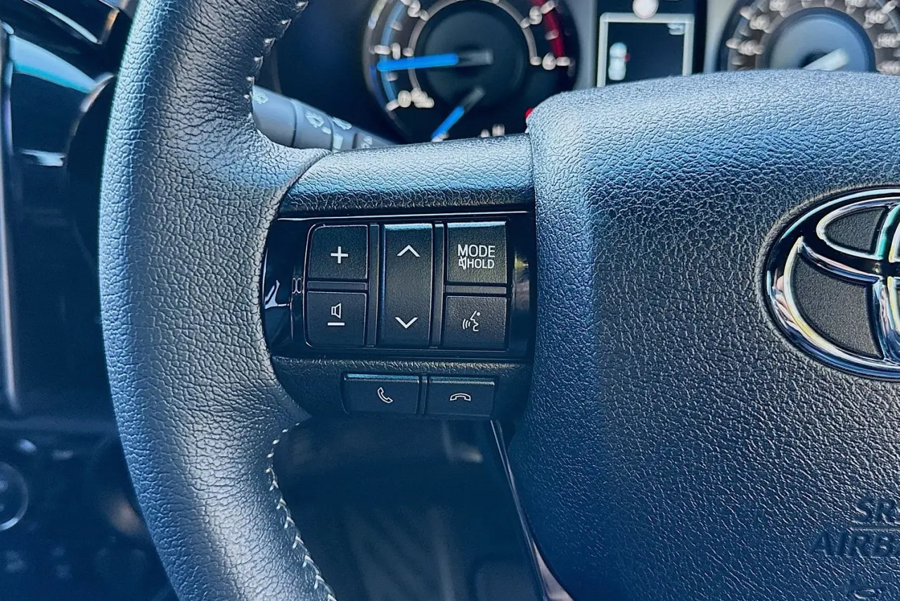 2025 Toyota Hilux Gallery Image 18