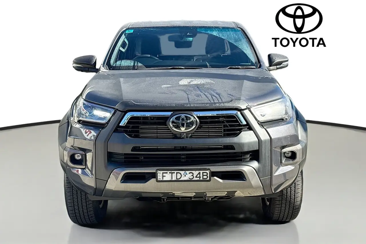 2025 Toyota Hilux Gallery Image 2