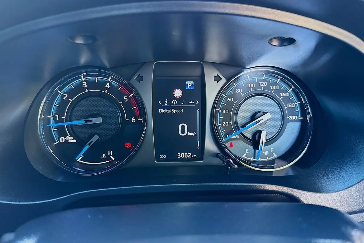 2025 Toyota Hilux Gallery Image 21