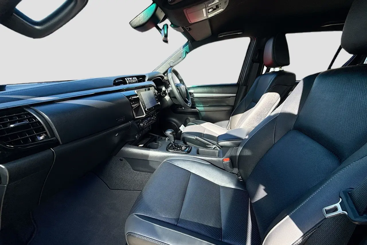 2025 Toyota Hilux Gallery Image 24