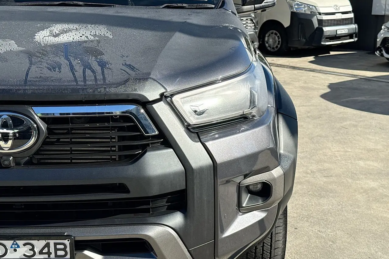 2025 Toyota Hilux Gallery Image 3