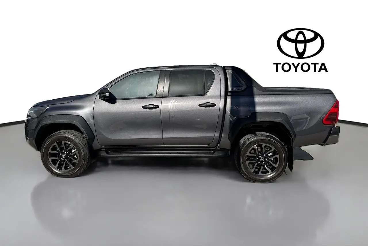 2025 Toyota Hilux Gallery Image 5