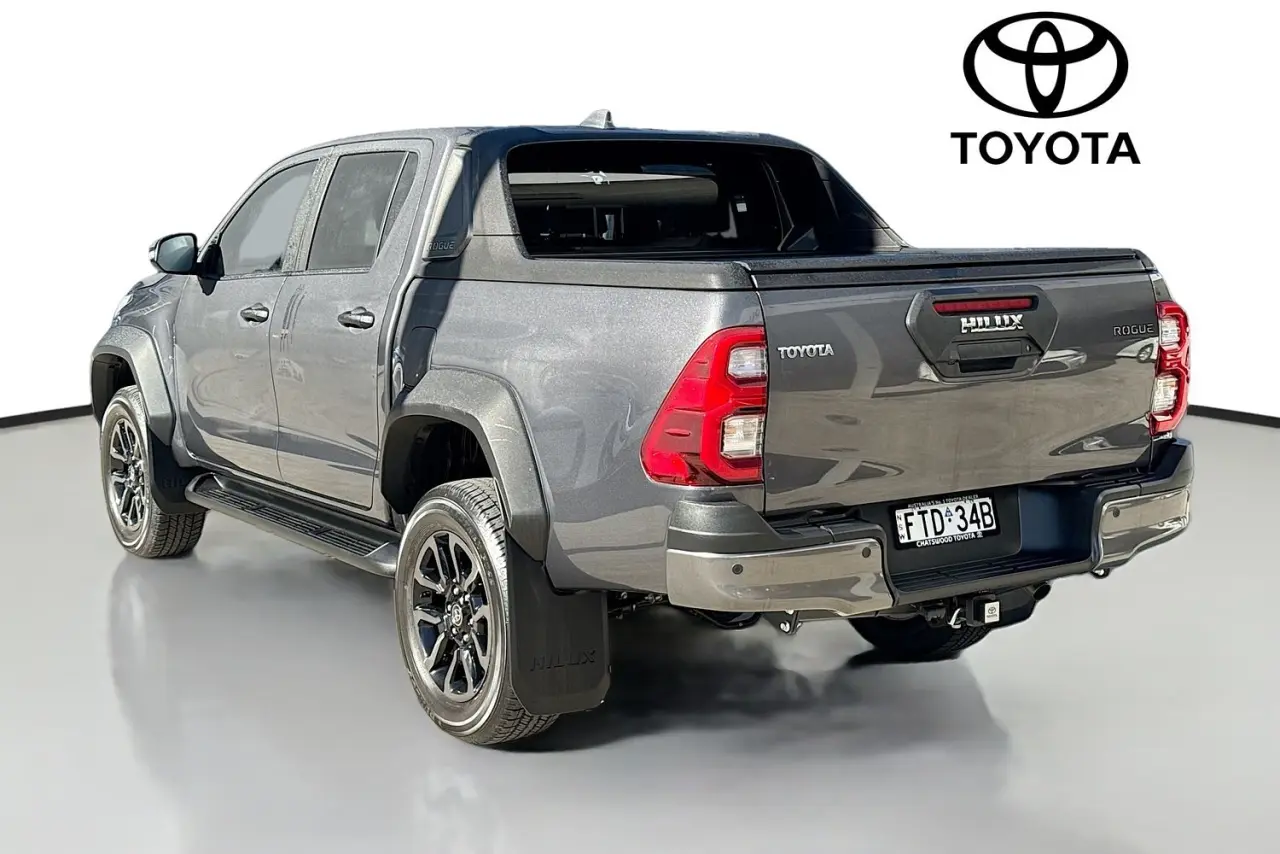 2025 Toyota Hilux Gallery Image 6