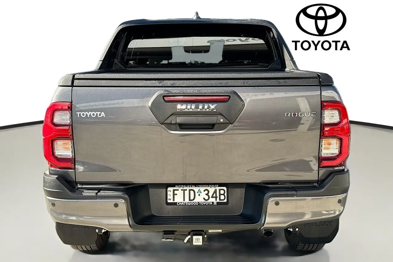 2025 Toyota Hilux Gallery Image 7