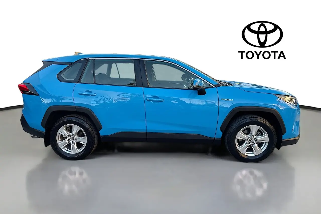 2021 Toyota RAV4 Gallery Image 11