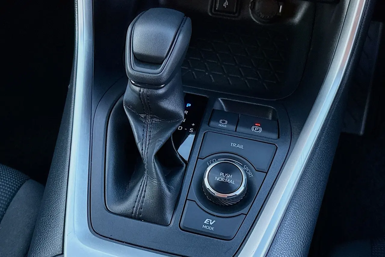 2021 Toyota RAV4 Gallery Image 17