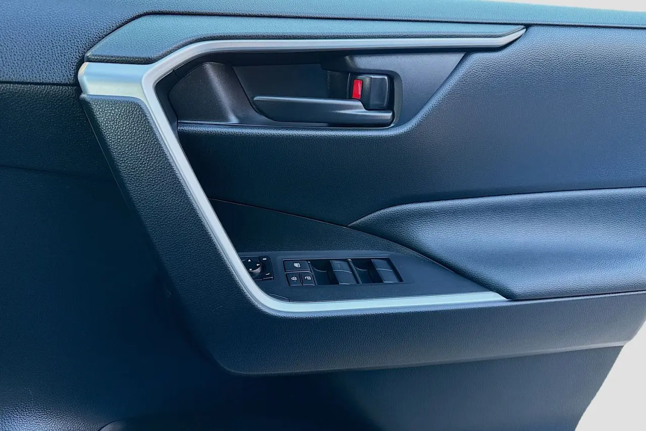 2021 Toyota RAV4 Gallery Image 23