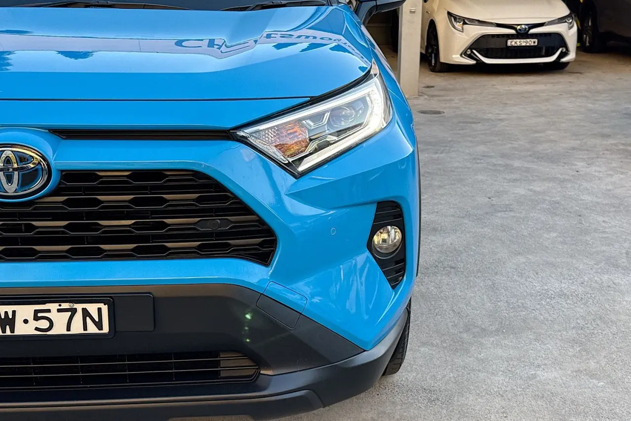 2021 Toyota RAV4 Gallery Image 3