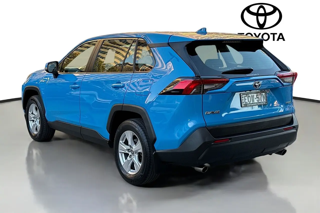2021 Toyota RAV4 Gallery Image 6