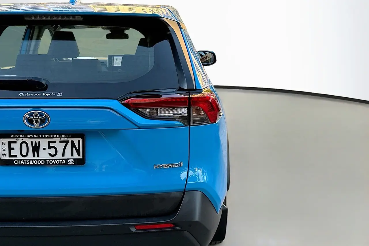 2021 Toyota RAV4 Gallery Image 9