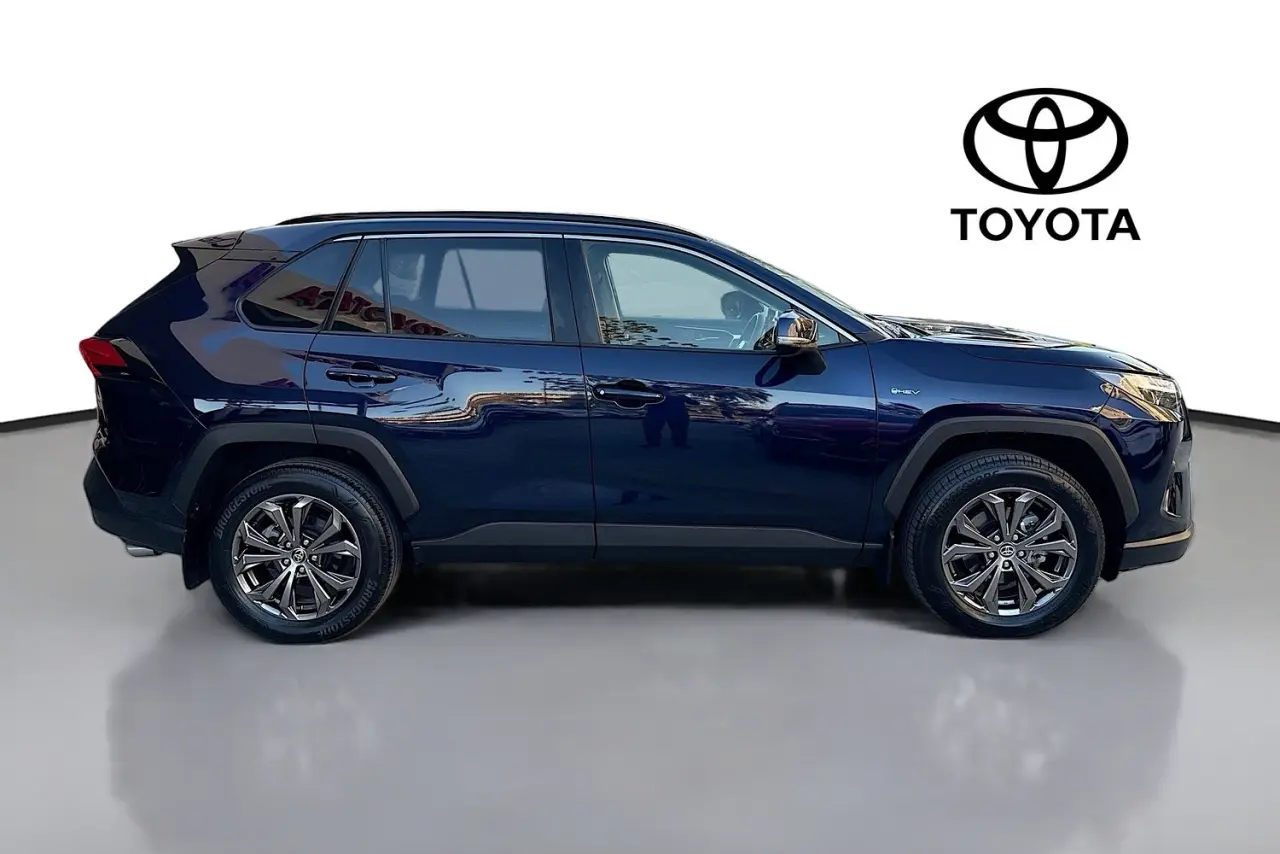 2024 Toyota RAV4 Gallery Image 11