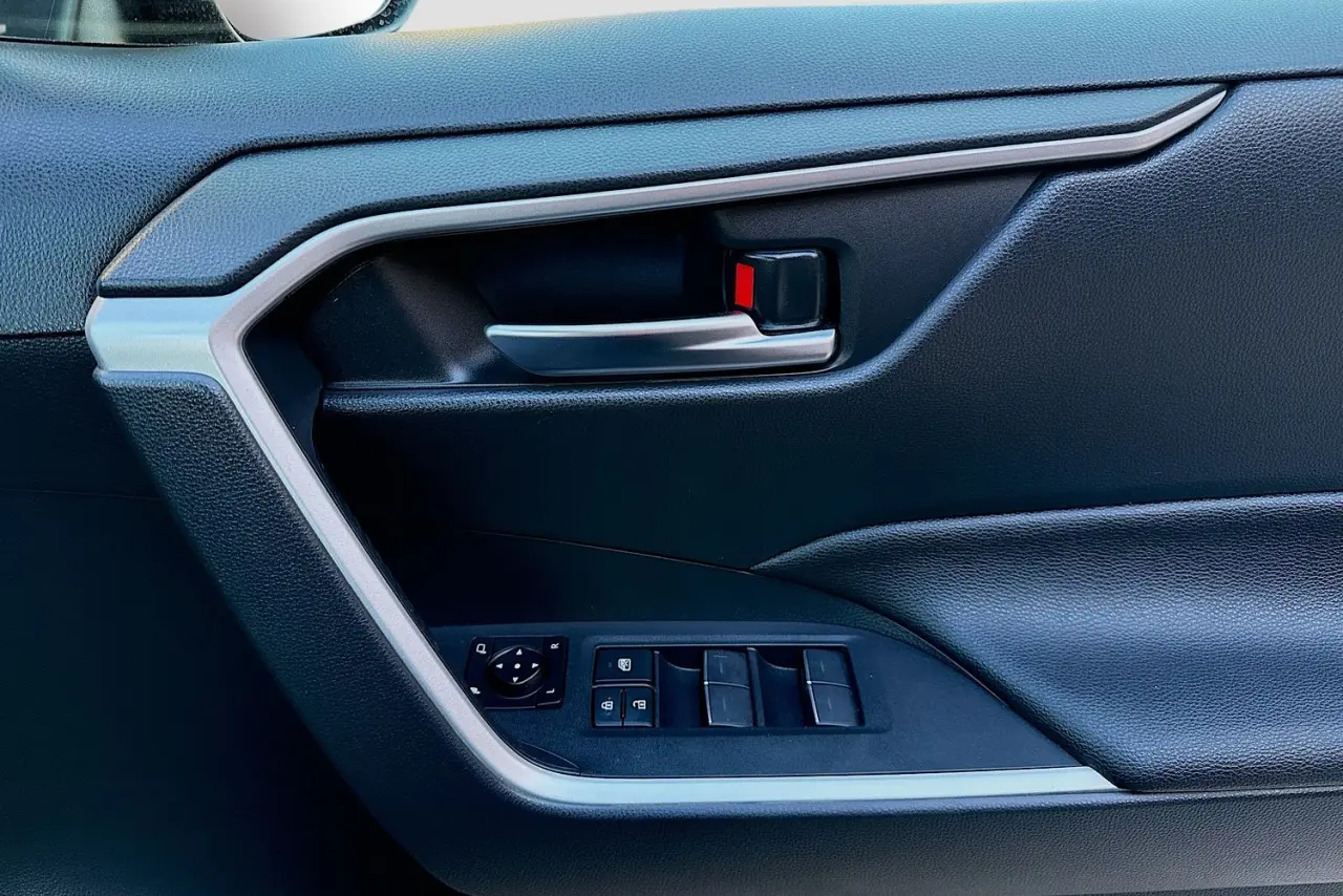 2024 Toyota RAV4 Gallery Image 23