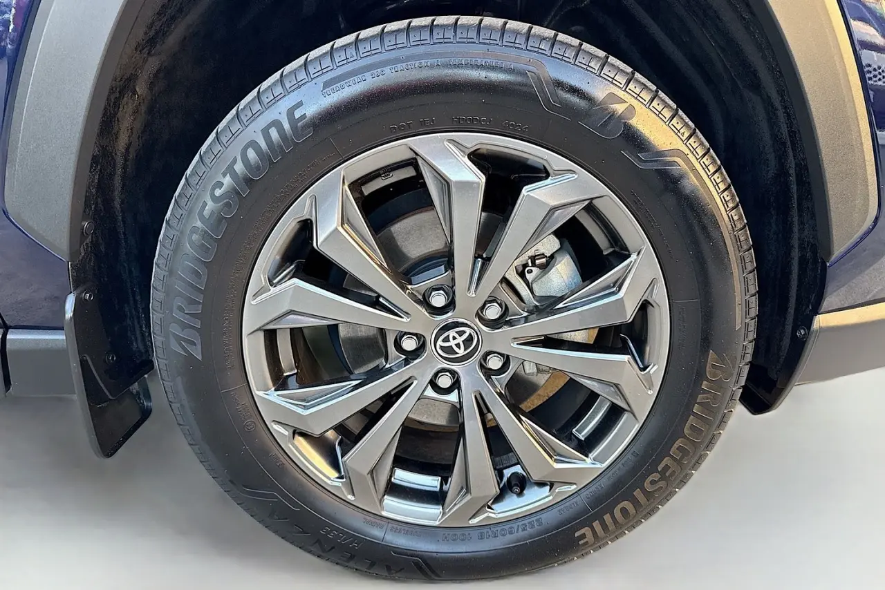 2024 Toyota RAV4 Gallery Image 27