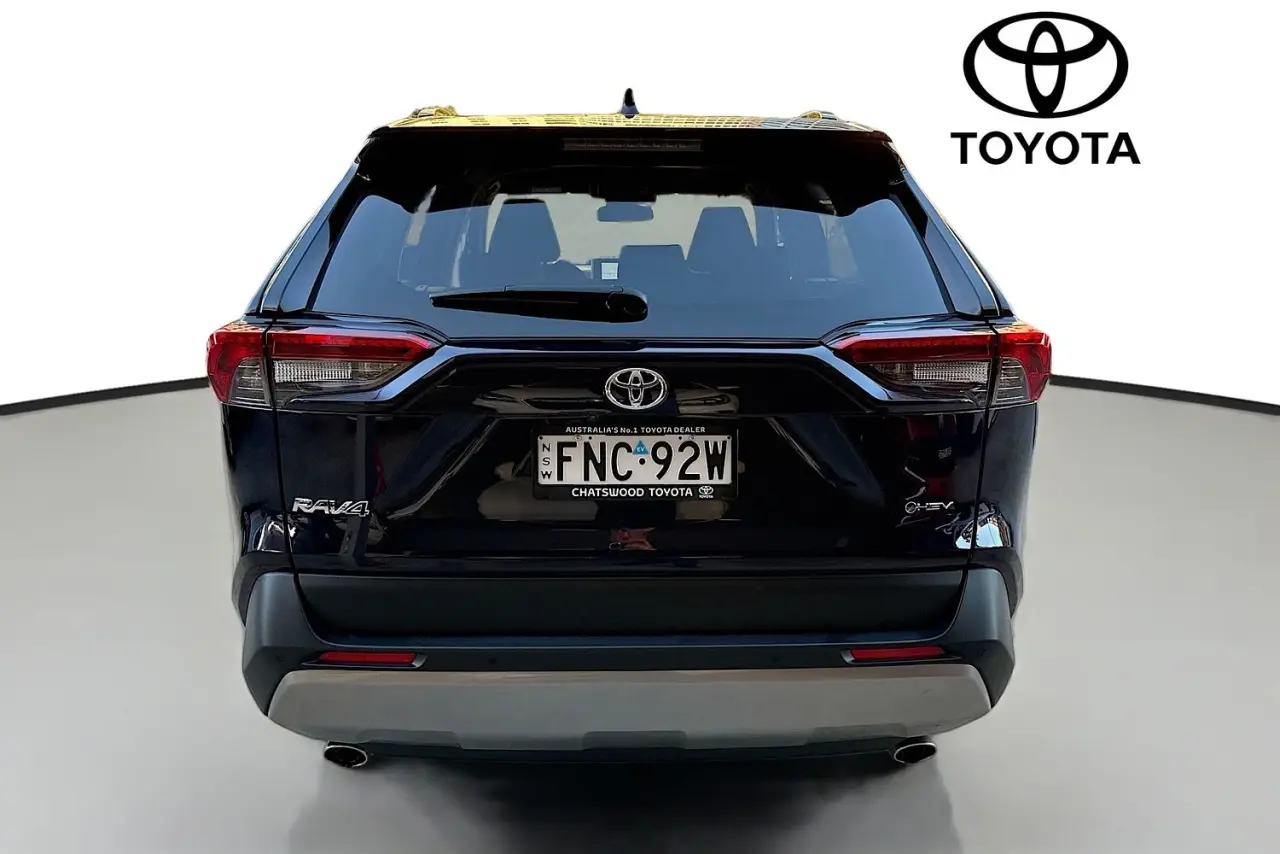 2024 Toyota RAV4 Gallery Image 7