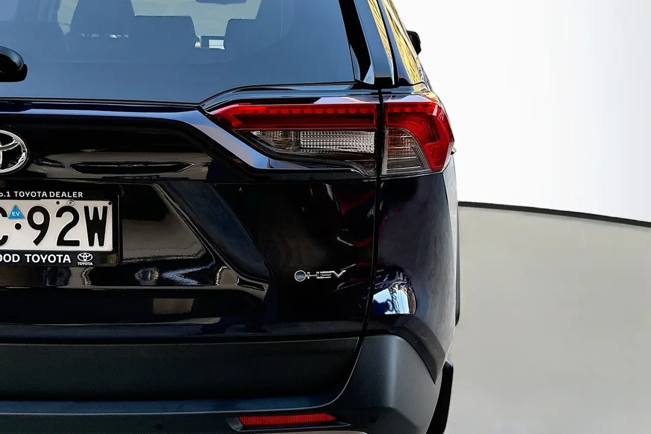 2024 Toyota RAV4 Gallery Image 9