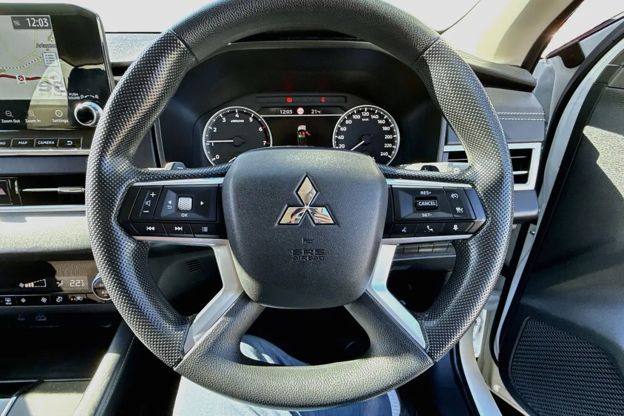 2022 Mitsubishi Outlander Gallery Image 20