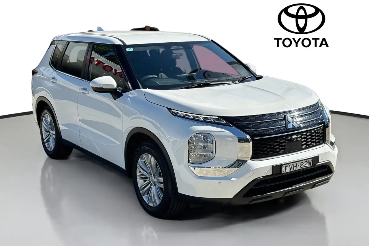 2022 Mitsubishi Outlander Gallery Image 30