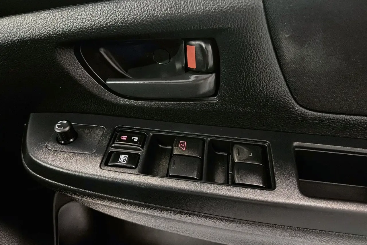 2014 Subaru XV Gallery Image 24