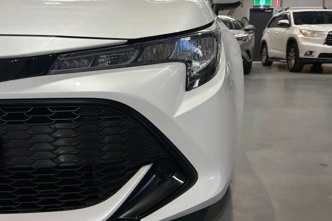2021 Toyota Corolla Gallery Image 3