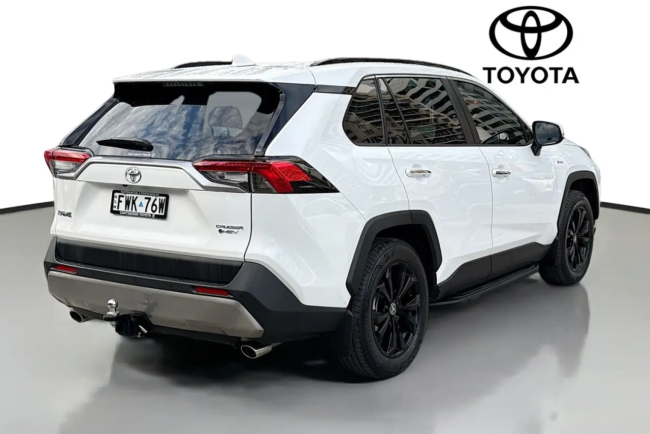 2025 Toyota RAV4 Gallery Image 10