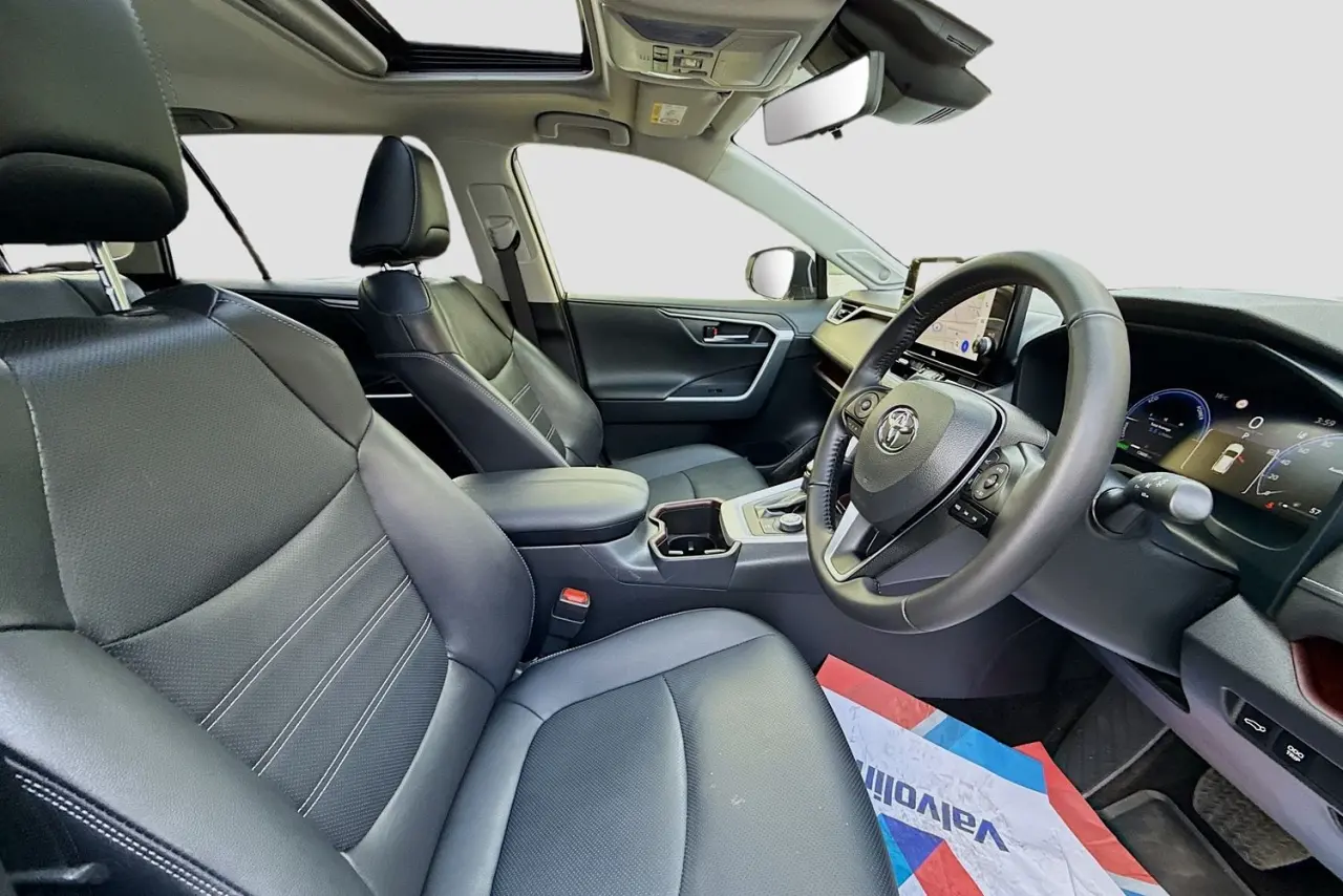 2025 Toyota RAV4 Gallery Image 13