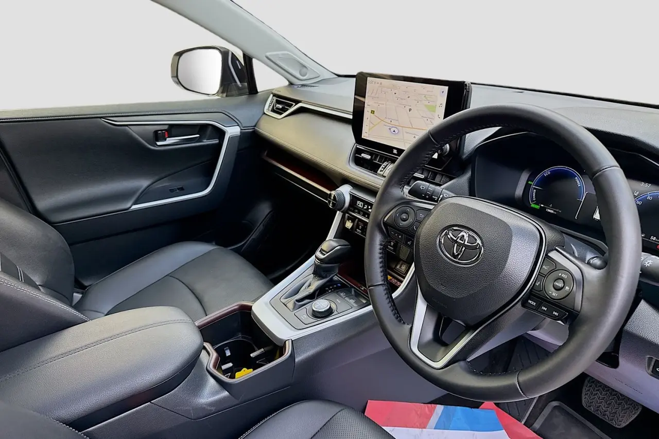 2025 Toyota RAV4 Gallery Image 23