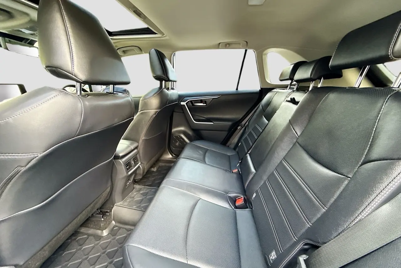 2025 Toyota RAV4 Gallery Image 26