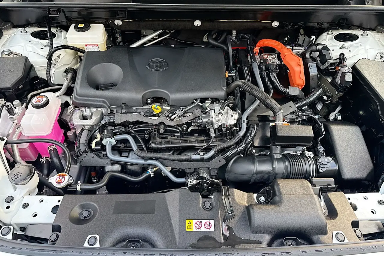 2025 Toyota RAV4 Gallery Image 29