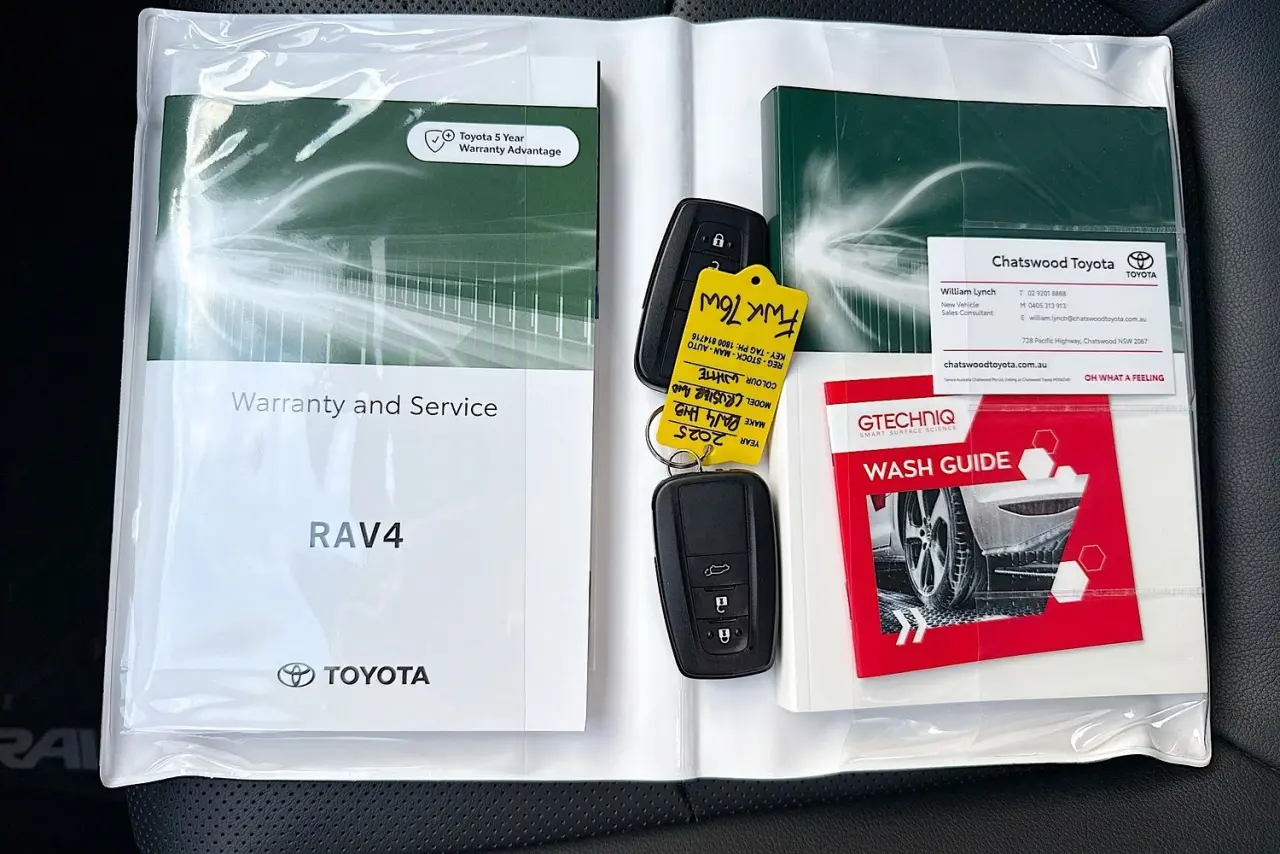 2025 Toyota RAV4 Gallery Image 30