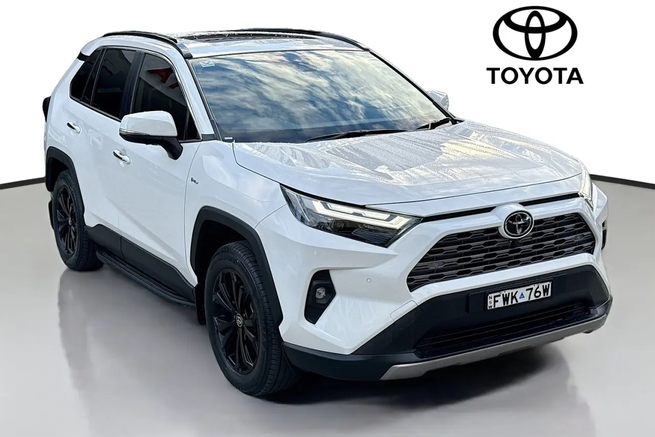2025 Toyota RAV4 Gallery Image 31