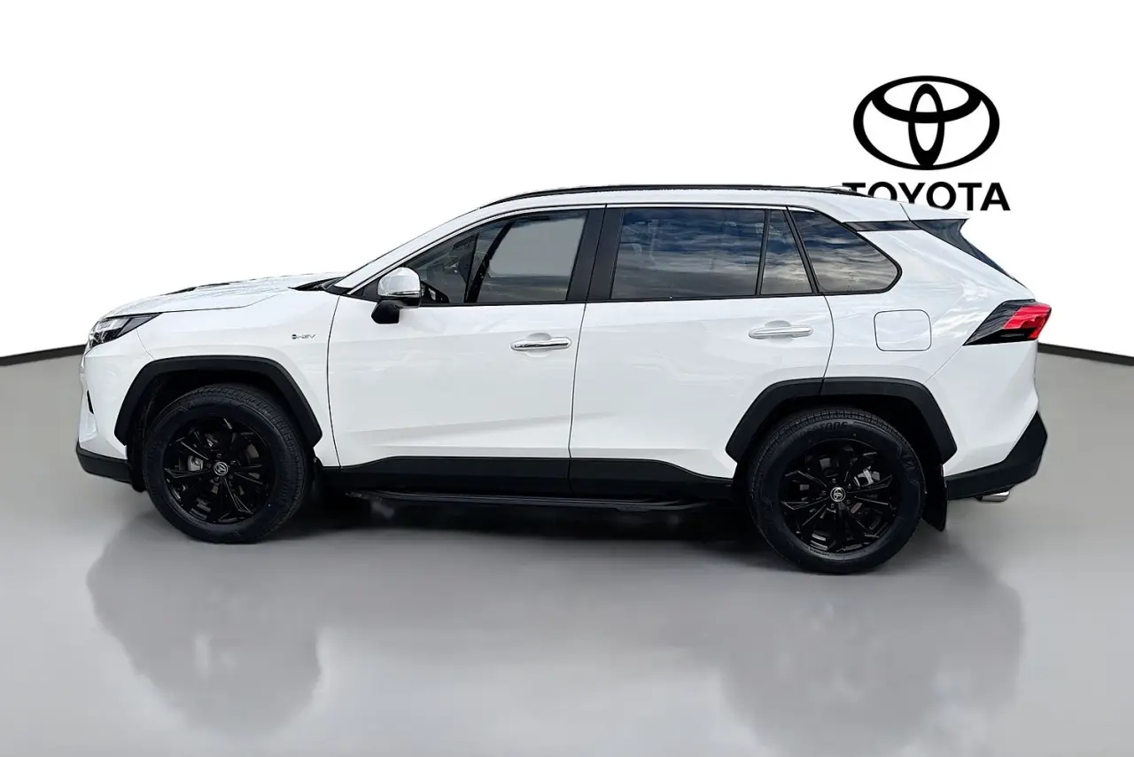 2025 Toyota RAV4 Gallery Image 5