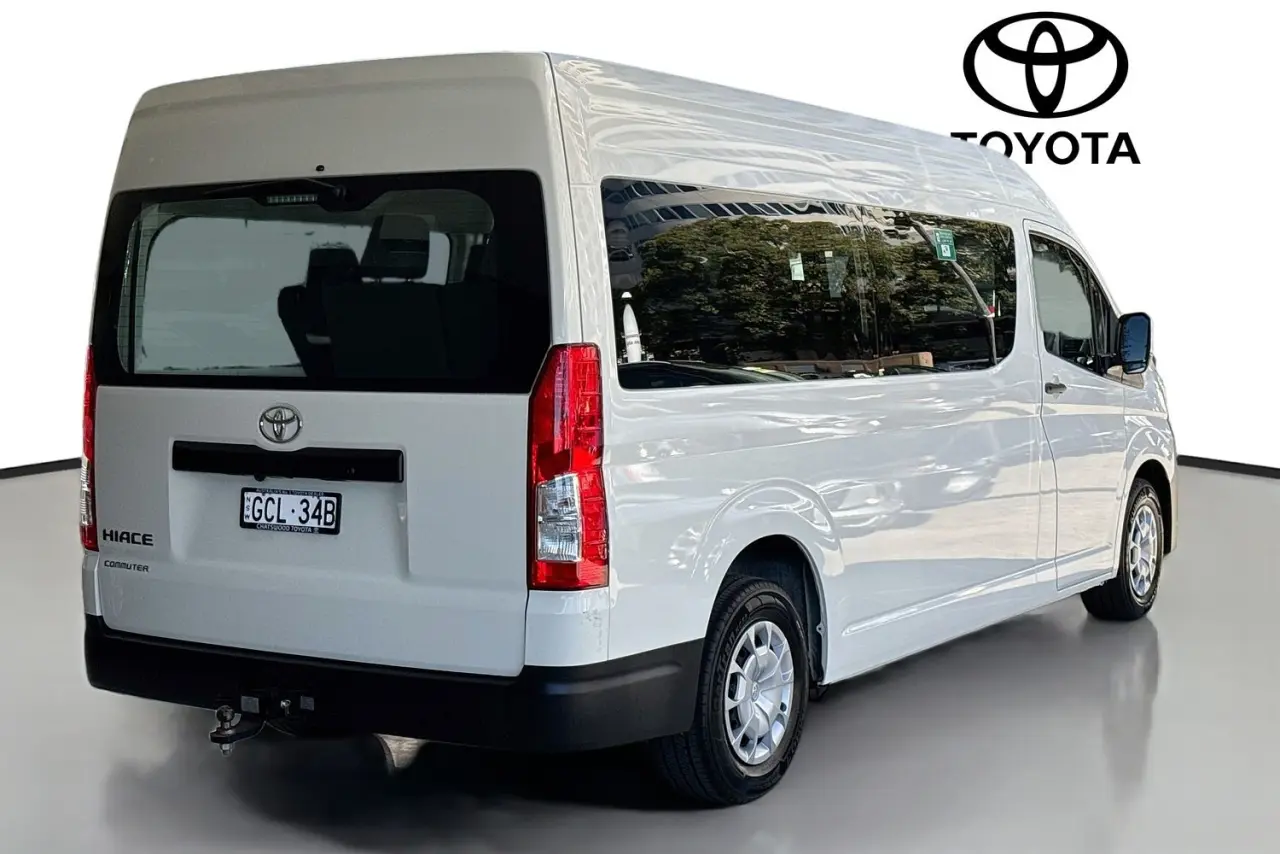 2020 Toyota Hiace Gallery Image 10