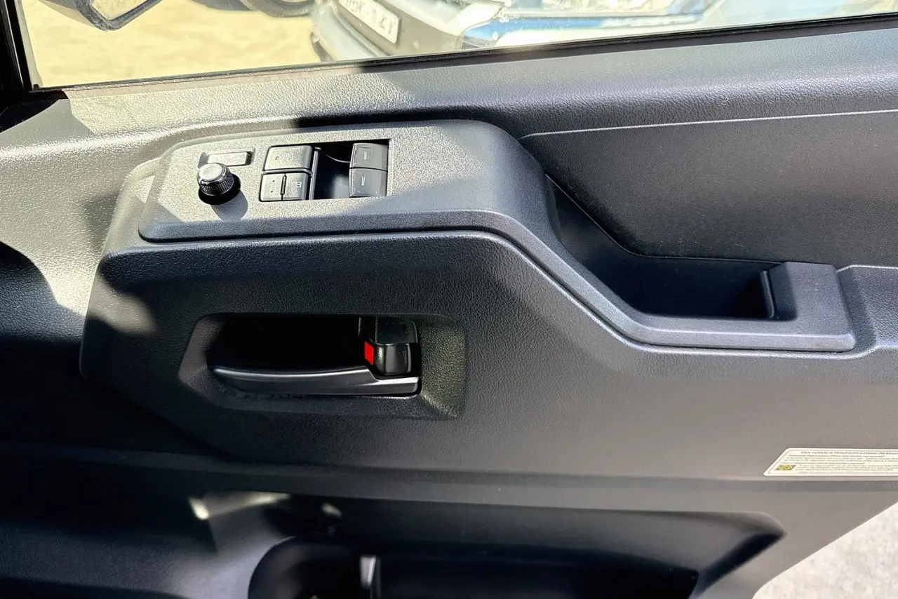 2020 Toyota Hiace Gallery Image 24