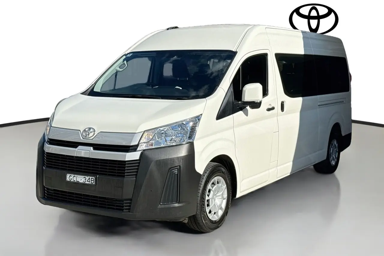 2020 Toyota Hiace Gallery Image 4