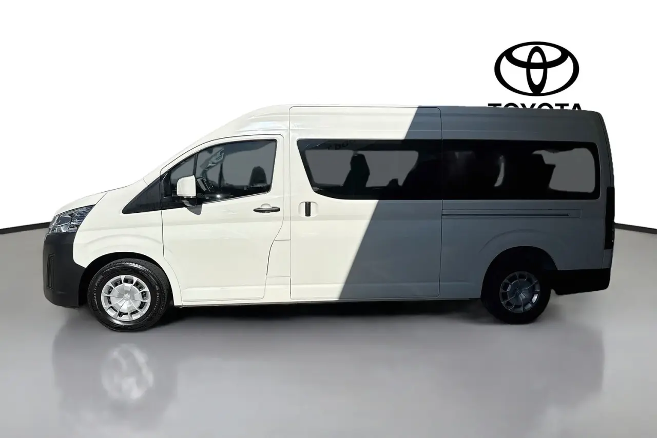 2020 Toyota Hiace Gallery Image 5