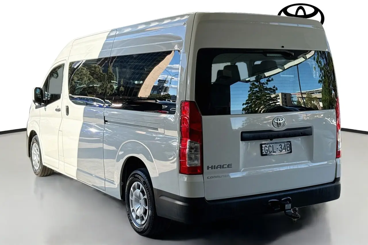 2020 Toyota Hiace Gallery Image 6