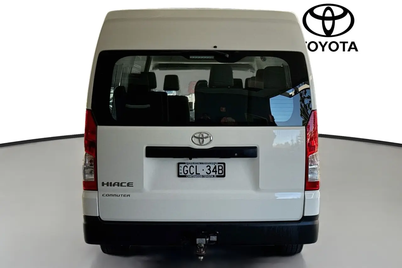 2020 Toyota Hiace Gallery Image 7