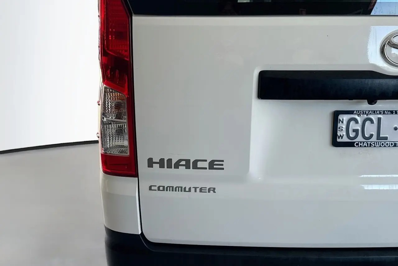 2020 Toyota Hiace Gallery Image 8
