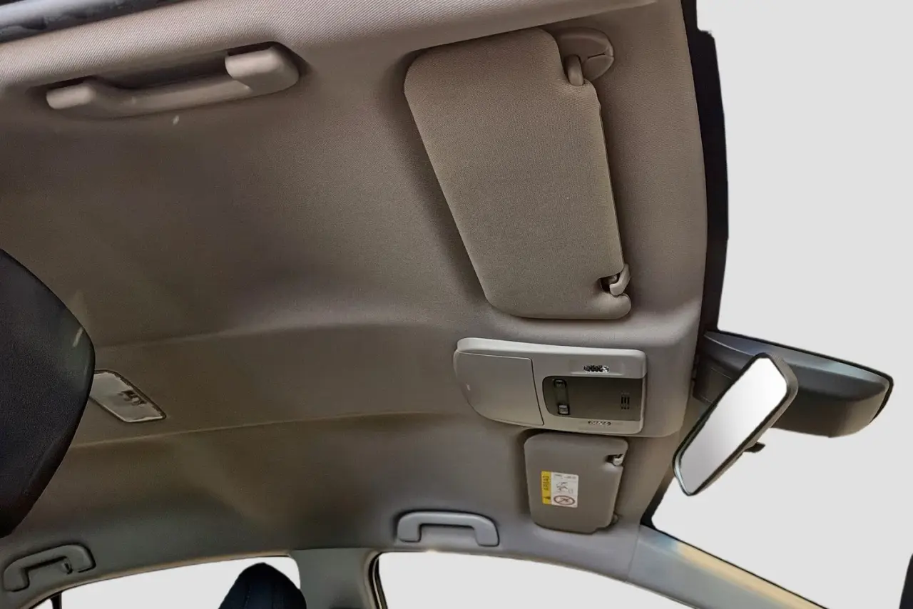 2019 Toyota Camry Gallery Image 12