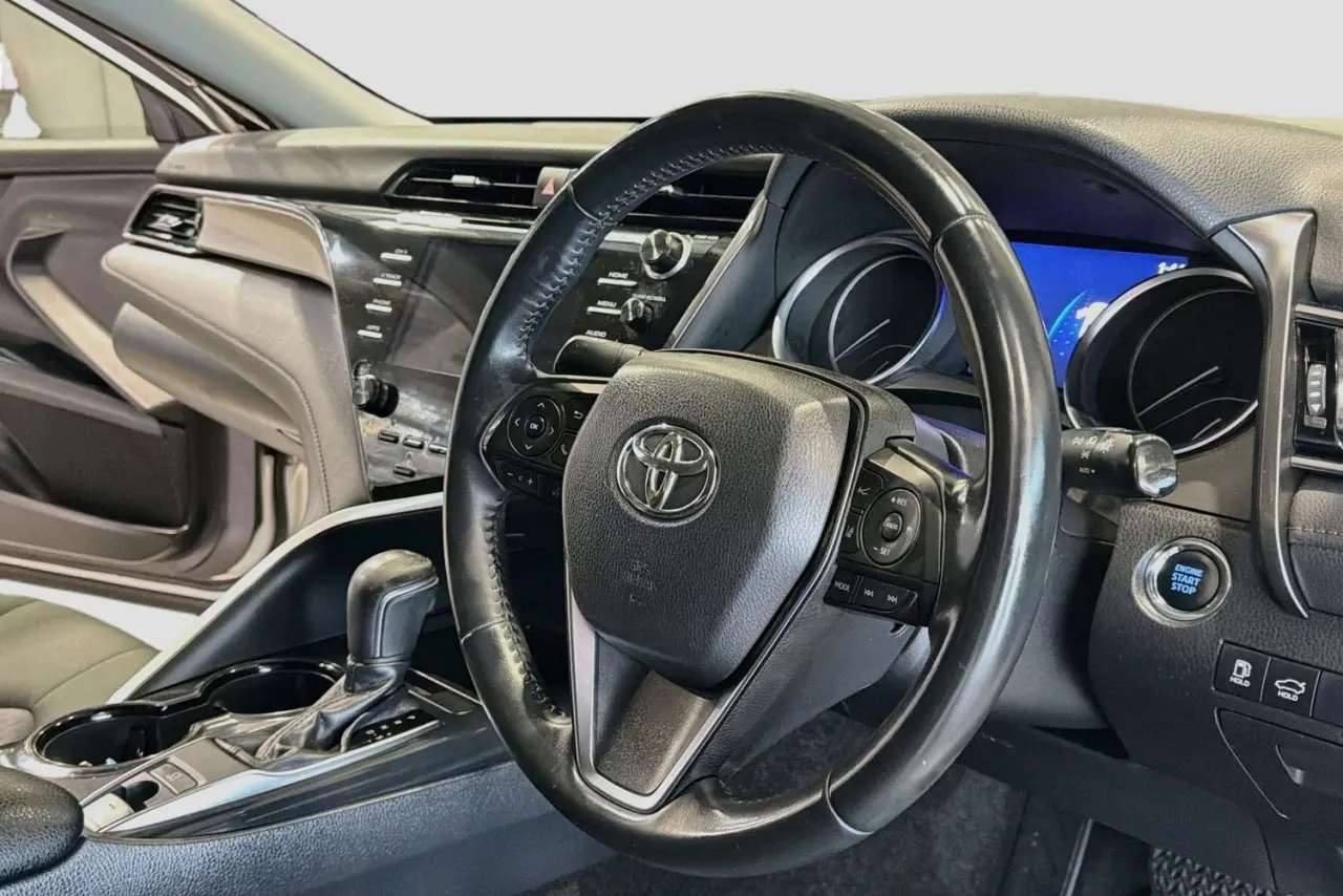 2019 Toyota Camry Gallery Image 14
